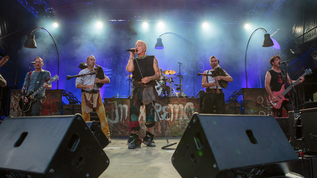 In Extremo mit heißer Show im Amphitheater in Trier