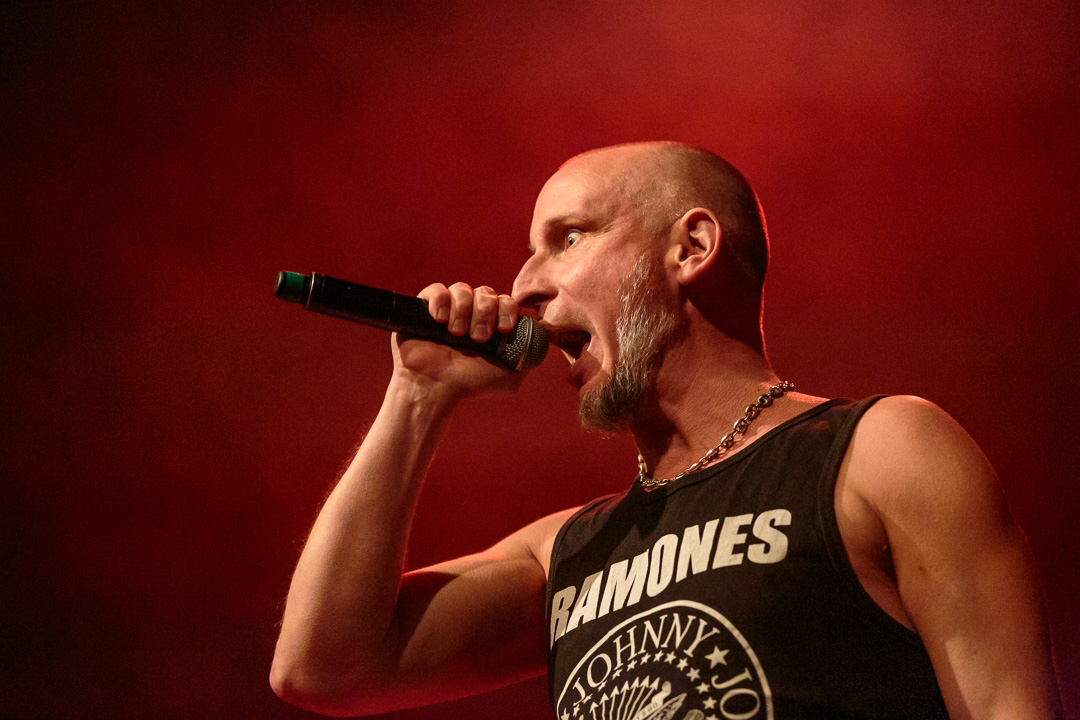 Gemächliches Ausrasten mit Clawfinger im Schlachthof Wiesbaden