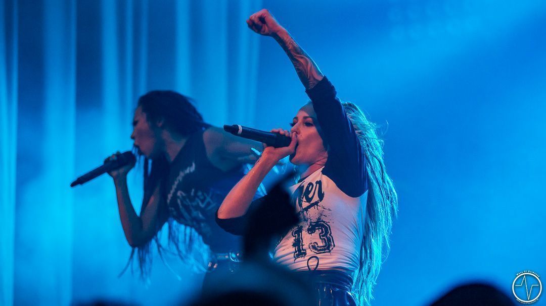 Energiegeladene Butcher Babies bringen harte Klänge nach Mannheim